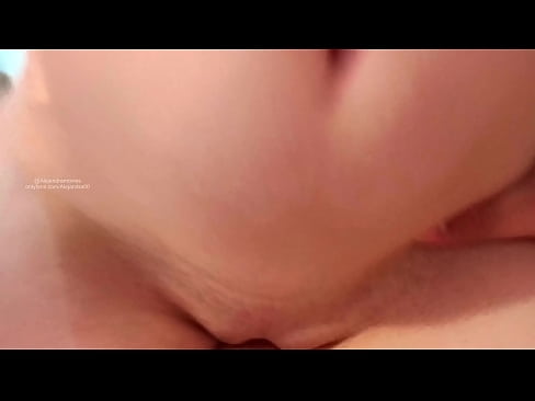 ❤️ Dormir a l'habitació de la meva germana i així em vaig despertar ❌ Vídeo de sexe a nosaltres ️❤