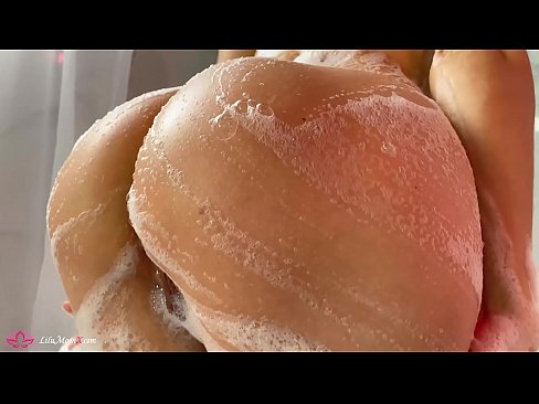 ❤️ La morena es masturba el cony amb un vibrador fins a un orgasme intens a la dutxa ❌ Vídeo de sexe a nosaltres ️❤