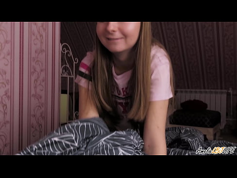❤️ Blondie xucla profundament la seva millor amiga i es fa semen a la boca ❌ Vídeo de sexe a nosaltres ️❤