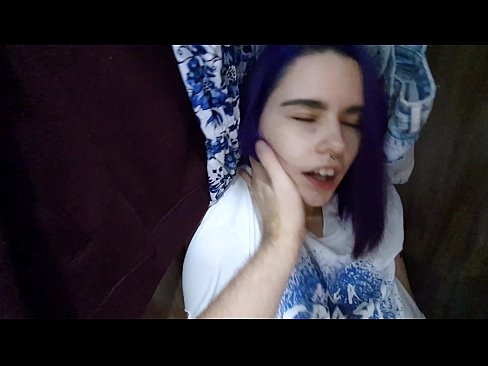 ❤️ Vaig trobar la meva germana a l'armari i la vaig ajudar a correr-se ❌ Vídeo de sexe a nosaltres ️❤
