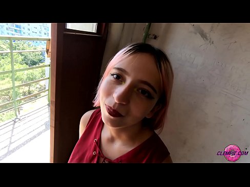 ❤️ Student Sensual xucla un desconegut a l'Outback - Cum a la cara ❌ Vídeo de sexe a nosaltres ️❤